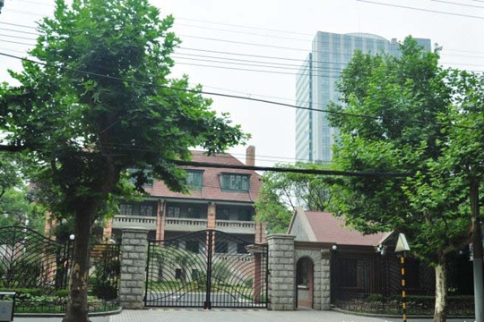 愚园路1320弄（上海老房子）