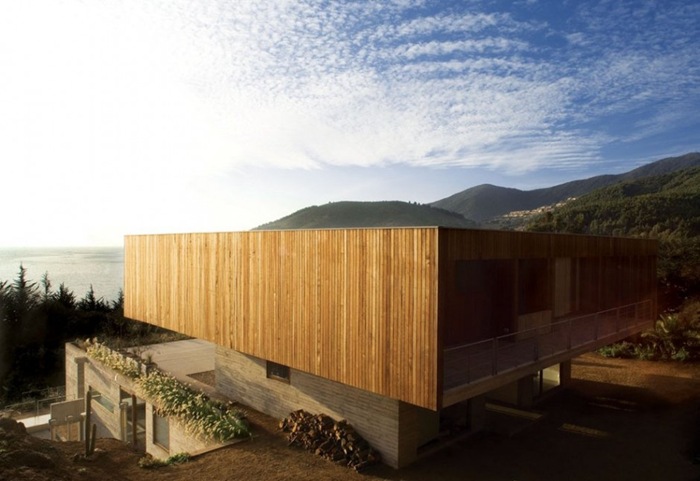 智利乡村的木质外观房子